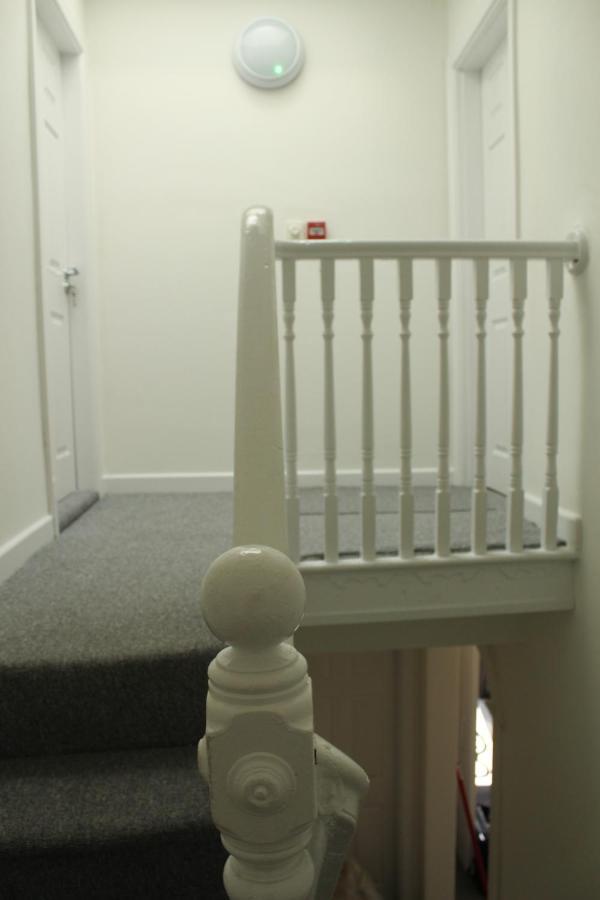 Appartamento Spacious & Pet-Friendly 1Br Apt In Heywood Esterno foto