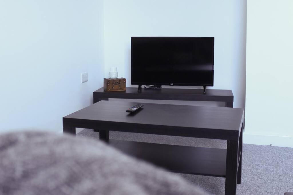 Appartamento Spacious & Pet-Friendly 1Br Apt In Heywood Esterno foto