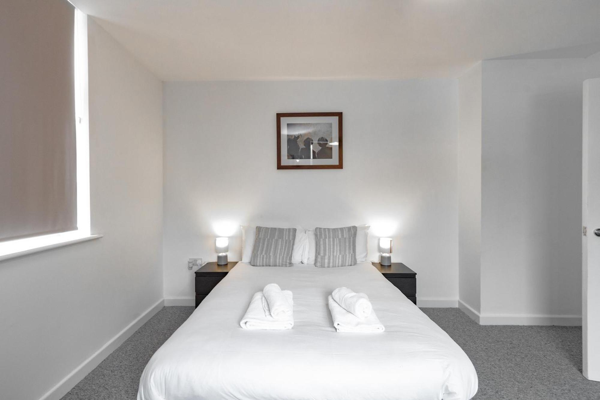 Appartamento Spacious & Pet-Friendly 1Br Apt In Heywood Esterno foto